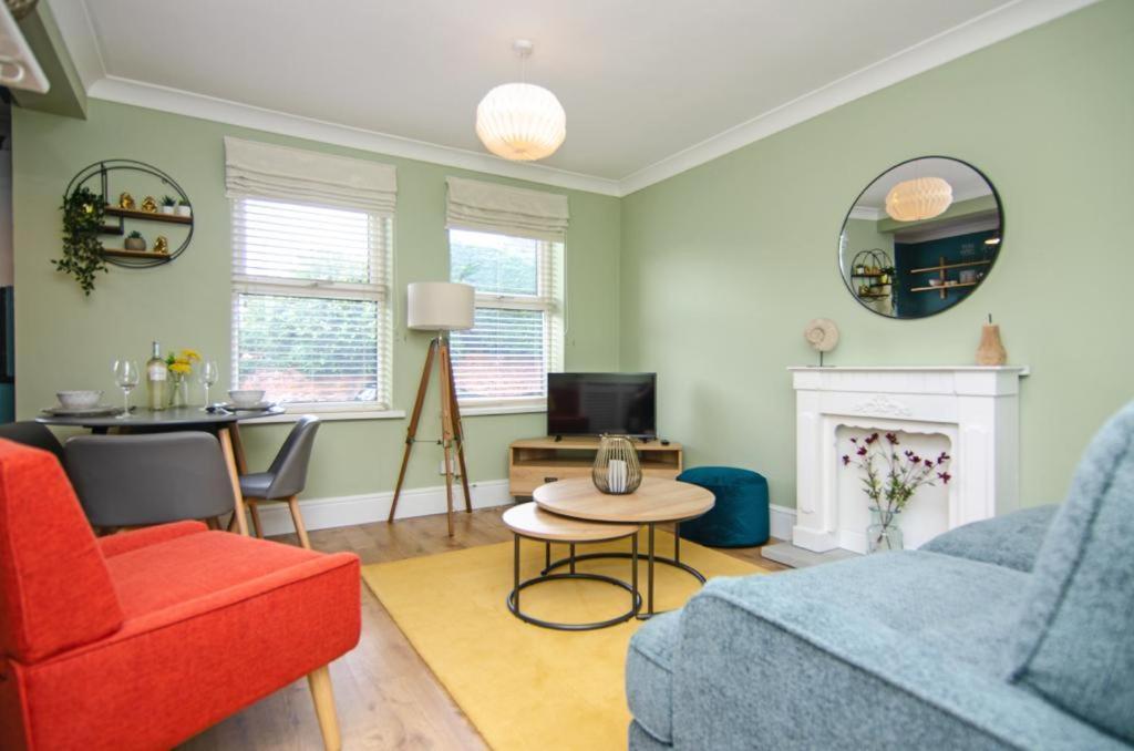 Cosy Lichfield Apartment Exterior foto